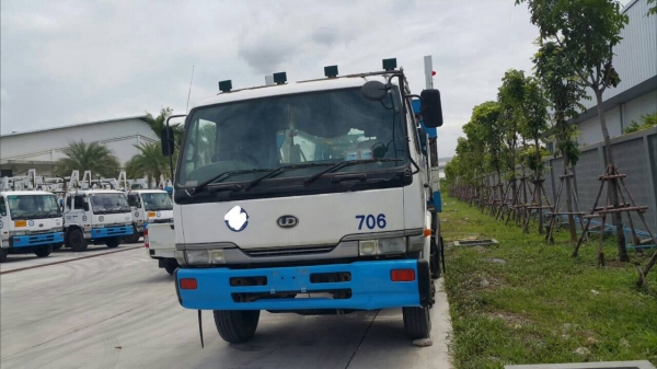 ขายหัวลาก6ล้อยูดี220แรงห้างแท้ ขายหัวลาก6ล้อยูดี220แรงห้างแท้