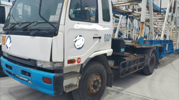 ขายหัวลาก6ล้อยูดี220แรงห้างแท้ ขายหัวลาก6ล้อยูดี220แรงห้างแท้