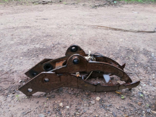 ขายรถแบคโฮ KOMATSU PC120-5 บุ้งกี๋กับหัวคีปไม้ แอร์พร้อม ราคา 550000