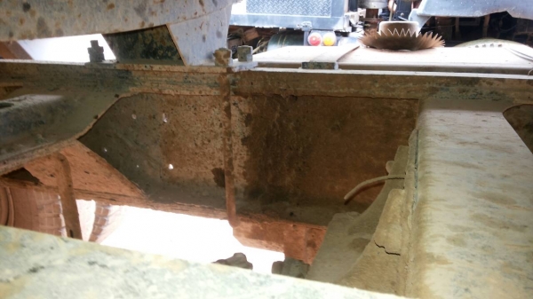 ขายรถบรรทุก 10 ล้อน้ำ HINO เปอร์เฟีย เครื่อง DAEWOO 320 แรงม้า ราคา 600000