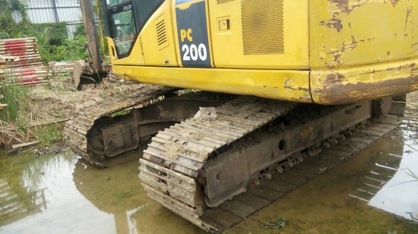 ขายรถแบคโฮ KOMUTSU 200-7 ราคา 1350000 สภาพพร้อมใช้งานครับ ขายรถแบคโฮ KOMUTSU 200-7 ราคา 1350000 สภาพพร้อมใช้งานครับ