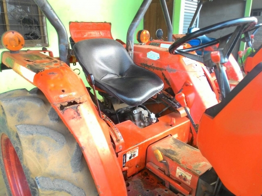 ขาย KUBOTA L3408 ตัวเปล่าๆ ราคา 135,000 ทะเบียนพร้อมโอน เครื่องดี เกียร์ดี ไฮดี ใช้งานได้ปกติ มีบังโคลนหลังผุตามภาพเลยครับ ร้าน DC Tractors Rayong อ.แกลง จ.ระยอง  ใกล้หรือไกลมีรถขนส่งบริการทั่วไทย สนใจ 0818618678  id line=0818618678 id line=carbonthai  ht