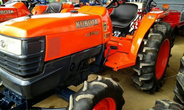 ขายครับรถไถคูโบต้าL3408แรงสองเพลา ราคา185000บาท อยู่ วังบัว อ คลองขลุง จ กำแพงเพชรสนใจโทร 0813655997 อำพรพาเจริญราคาคุยกันได้อีกนะครับ ขายครับรถไถคูโบต้าL3408แรงสองเพลา ราคา185000บาท อยู่ วังบัว อ คลองขลุง จ กำแพงเพชรสนใจโทร 0813655997 อำพรพาเจริญราคาคุยกันได้อีกนะครับ