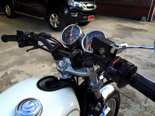 ขายด่วนราคาเพียง219000YAMAHA SR400 รุ่นฉลองครบรอบ50ปี รถออกศูนย์ ปี2014 หัวฉีดPGM-FI ขายด่วนราคาเพียง219000YAMAHA SR400 รุ่นฉลองครบรอบ50ปี รถออกศูนย์ ปี2014 หัวฉีดPGM-FI