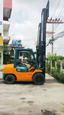 TOYOTA7FD30ขนาด3ตัน เสาสูง4เมตร เกียร์ออร์โต้ เครื่องยนต์ดีเซล2Z รับประกันเครื่องเกียร์3เดือน ราคาต่อรองได้0816161541