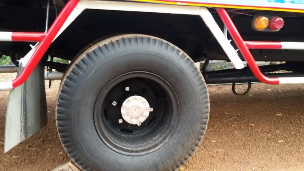 ขายรถบรรทุก  6 ล้อ hinoFD3H195แรง ปี 44 ยาว 6.50 เมตร