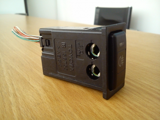 สวิตช์ไฟตัดหมอก TOYOTA ทรงตั้ง