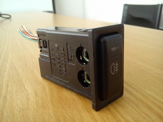 สวิตช์ไฟตัดหมอก TOYOTA ทรงตั้ง