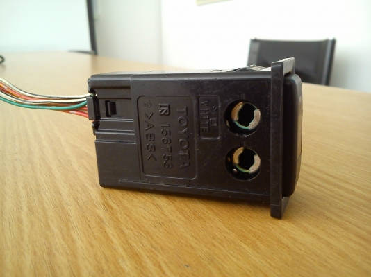 สวิตช์ไฟตัดหมอก TOYOTA ทรงตั้ง