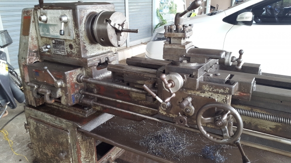 แท่นกลึง ต้าชิง 6 ฟุต 3 เพลา เกียร์บล็อก ไฟบ้าน พร้อมใช้งาน  75,000