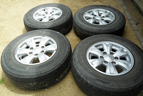 แม็กแท้ๆ ขอบ16-6รู139 พร้อมยาง ดันล็อป 245-70 R16ลงพื้นปี12 (4ล้อ 5,500บ.)