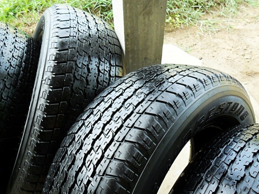 ยางกระบะยกสูงขอบ17 บริดสโตน 255-65-R17ลงพื้นปลายปี14 (4เส้น 6,500บ)ดอกเพียบ95\%