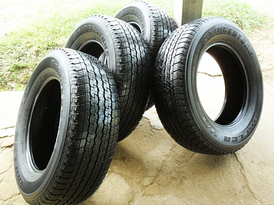 ยางกระบะยกสูงขอบ17 บริดสโตน 255-65-R17ลงพื้นปลายปี14 (4เส้น 6,500บ)ดอกเพียบ95\%