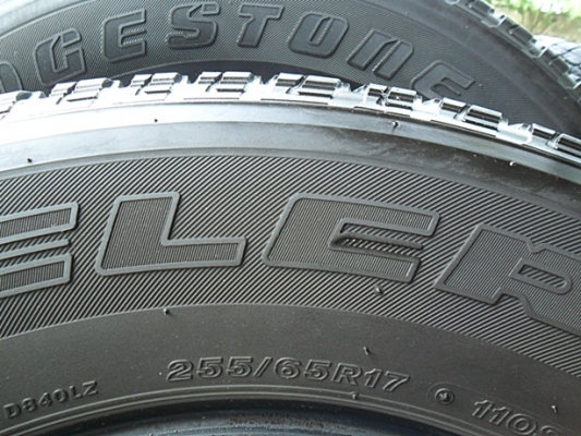 ยางกระบะยกสูงขอบ17 บริดสโตน 255-65-R17ลงพื้นปลายปี14 (4เส้น 6,500บ)ดอกเพียบ95\%