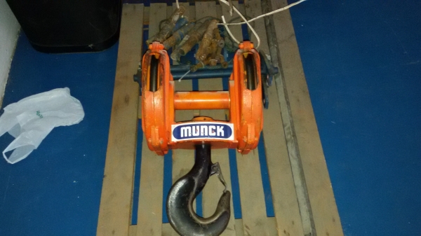 ขาย  เครนขนาด  10  ตัน