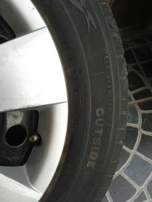 ขายล้อเดิม วีออสพร้อมยาง 2400 บาท ขายล้อเดิม วีออสพร้อมยาง 2400 บาท