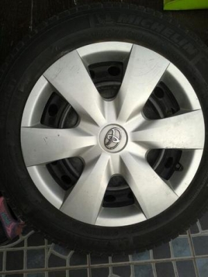 ขายล้อเดิม วีออสพร้อมยาง 2400 บาท