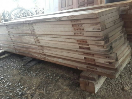 บานเฟี้ยมไม้สัก