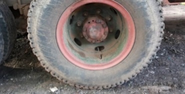 HINO ZM 285 HP EP100 TURBO สิบล้อดั๊มพ์ 2 เพลา กระบะดั๊มพ์เหล็ก 12 ตันสภาพดีสวยพร้อมบรรทุกหนักได้เลย เครื่องแรงดีไม่มีเยิ้ม หัวเก๋ง HINO FR วางใหม่ภายในเก๋งคอนโซลสวยครบ พวงมาลัยเพาเวอร์ เบรคลม ช่วงล่างใหญ่ ZM 8 น็อต คัชซีสวยไม่มีแตกบวม ยางสภาพดีประมาณ 70\%