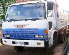 HINO ZM 285 HP EP100 TURBO สิบล้อดั๊มพ์ 2 เพลา กระบะดั๊มพ์เหล็ก 12 ตันสภาพดีสวยพร้อมบรรทุกหนักได้เลย เครื่องแรงดีไม่มีเยิ้ม หัวเก๋ง HINO FR วางใหม่ภายในเก๋งคอนโซลสวยครบ พวงมาลัยเพาเวอร์ เบรคลม ช่วงล่างใหญ่ ZM 8 น็อต คัชซีสวยไม่มีแตกบวม ยางสภาพดีประมาณ 70\%