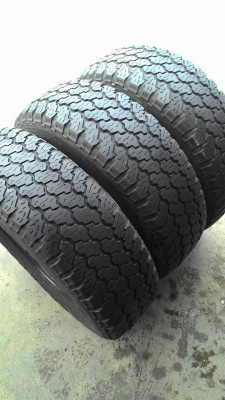 235/70R15 DUNLOP GRABDTREK มี 3 เส้น tel.081-427-3941 235/70R15 DUNLOP GRABDTREK มี 3 เส้น tel.081-427-3941