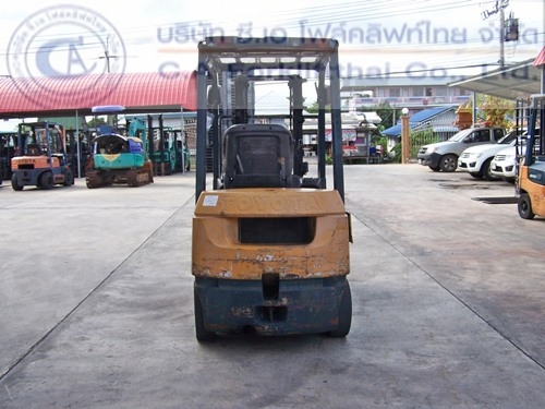 ขายรถ โฟล์คลิฟท์ TOYOTA รุ่น 7FD15