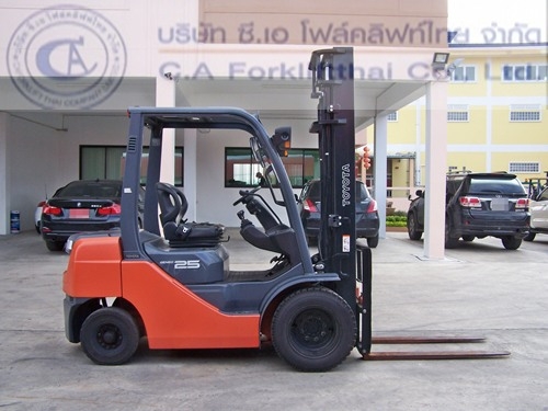 ขายรถ โฟล์คลิฟท์ TOYOTA รุ่น 8FD25