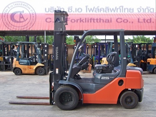 ขายรถ โฟล์คลิฟท์ TOYOTA รุ่น 8FD25