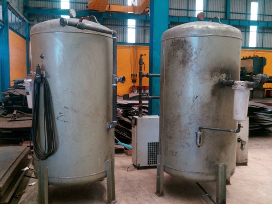 ขายถังลมขนาด 1500 ลิตร ( มี 2 ใบ ขายใบละ 25000 บาท ) ขนส่งฟรีในปริมณฑล