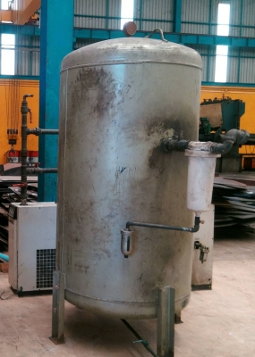 ขายถังลมขนาด 1500 ลิตร ( มี 2 ใบ ขายใบละ 25000 บาท ) ขนส่งฟรีในปริมณฑล