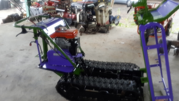 รถบรรทุกการเกษตรและก่อสร้าง