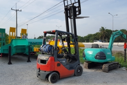 ขายรถยก8fg1.8    รุ่น8นะครับล่าสุด.สวยๆๆมาทางนี้