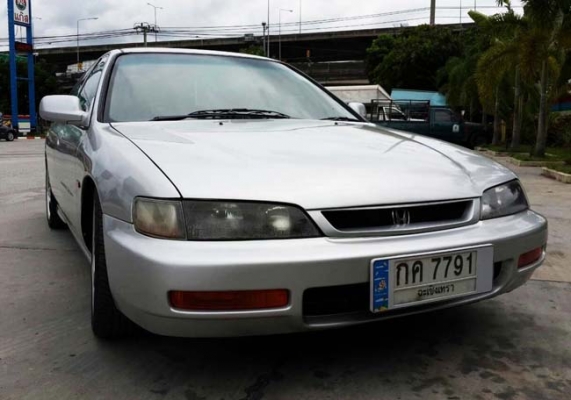 ขายสด และ รับเทิร์น  Honda accord 2.2 Vtec ปี 95 เกียร์ธรรมดา