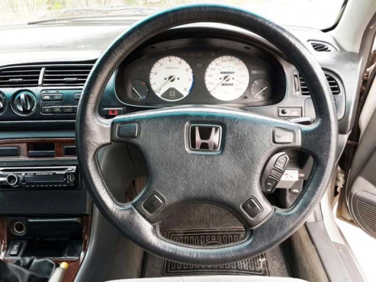 ขายสด และ รับเทิร์น  Honda accord 2.2 Vtec ปี 95 เกียร์ธรรมดา