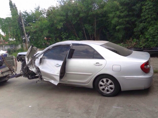 ซากคัมรี่ปี04บุคคลโอนลอยเครื่อง2.0รื้อขายอะไหลทุกอย่างทั้งคันมีหลายรุ่นทั้งเก๋งเเละกระบะรับซื้อรถอุบัตเหตุทุกสภาพ