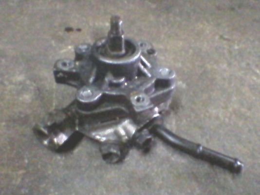 พัดลมไฮโดรลิกใส่UZ JZ ใบพัดแตกไปแล้วครับ 500บาท อยู่ดอนเมืองTEL0890671028 ID Line arnat1028