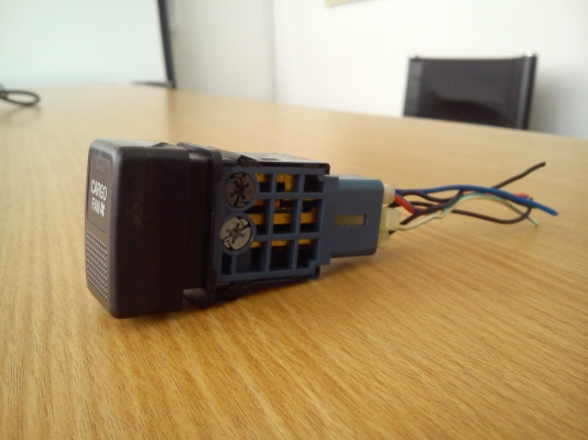 สวิตช์ CARGO FAN ทรงตั้ง ยี้ห้อ NILES JAPAN