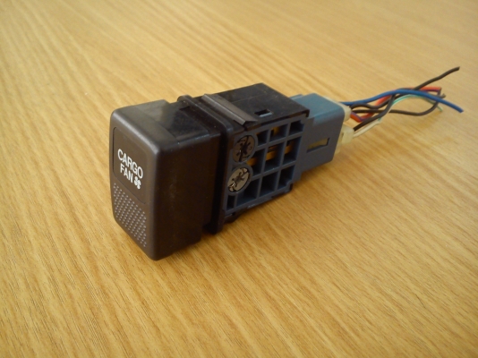 สวิตช์ CARGO FAN ทรงตั้ง ยี้ห้อ NILES JAPAN