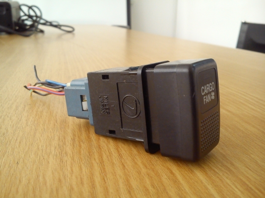 สวิตช์ CARGO FAN ทรงตั้ง ยี้ห้อ NILES JAPAN