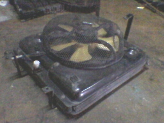 แผงแอร์รถตู้หัวจรวดของแท้ มีพัดลม บังลมกันหินตาข่ายพร้อม รับประกันไม่รั่วไม่ซึม 1900บาท อยู่ดอนเมืองTEL0890671028 ID Line arnat1028