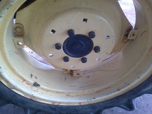 ขายครับคูโบต้า2402DTMสองเพลารถสวยไม่เคยลงนำน่าใช้มากๆ ขายครับคูโบต้า2402DTMสองเพลารถสวยไม่เคยลงนำน่าใช้มากๆ