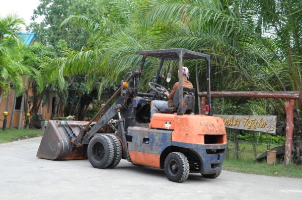 ขายรถตักTOYOTA เบนซิล สวยเดิมจากญี่ปุ่น ยังไม่เคยใช้ในไทย 135,000เท่านั้น!!