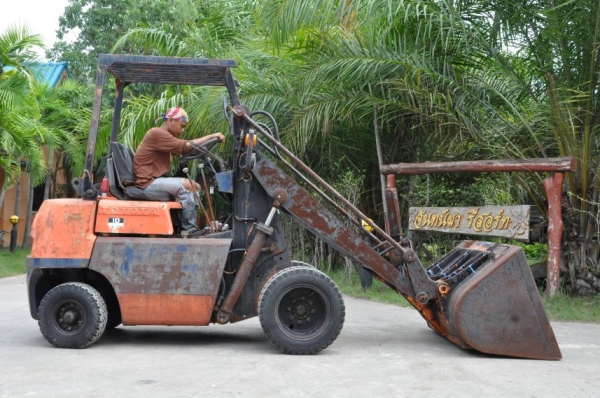 ขายรถตักTOYOTA เบนซิล สวยเดิมจากญี่ปุ่น ยังไม่เคยใช้ในไทย 135,000เท่านั้น!!