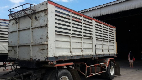 ขายด่วนไอ้หลงโบ220แรงสองเพลาดั้มแม่ลูกๆ2เพลาสภาพพ้รอมใช้สุดๆจัดแนนท์ได้8-9แสนโทร0843923995