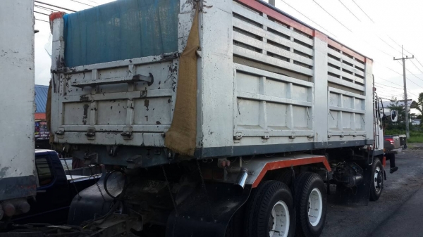 ขายด่วนไอ้หลงโบ220แรงสองเพลาดั้มแม่ลูกๆ2เพลาสภาพพ้รอมใช้สุดๆจัดแนนท์ได้8-9แสนโทร0843923995 ขายด่วนไอ้หลงโบ220แรงสองเพลาดั้มแม่ลูกๆ2เพลาสภาพพ้รอมใช้สุดๆจัดแนนท์ได้8-9แสนโทร0843923995