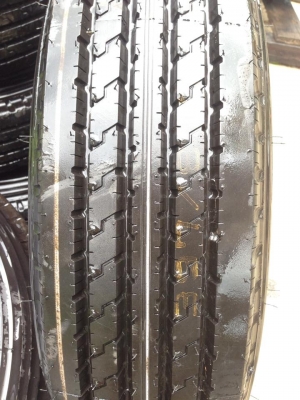 ขายยางใหม่ป้ายแดงถอดออกเก็บไว้ ไม่ได้ใช้ บริดจ์สโตน ยางอาทิตย์3 เดือน8 ปี13 (8.25R16)สวยๆครับ มี7เส้น ขาย 47000 บาท