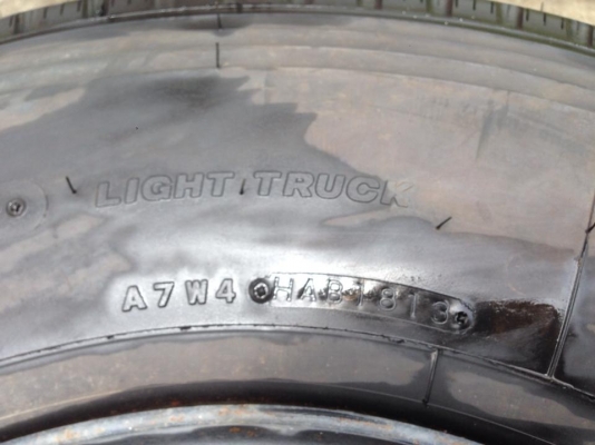 ขายยางใหม่ป้ายแดงถอดออกเก็บไว้ ไม่ได้ใช้ บริดจ์สโตน ยางอาทิตย์3 เดือน8 ปี13 (8.25R16)สวยๆครับ มี7เส้น ขาย 47000 บาท