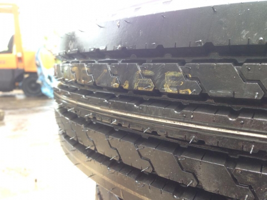 ขายยางใหม่ป้ายแดงถอดออกเก็บไว้ ไม่ได้ใช้ บริดจ์สโตน ยางอาทิตย์3 เดือน8 ปี13 (8.25R16)สวยๆครับ มี7เส้น ขาย 47000 บาท