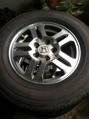 ล้อขอบ 15 5รู 114 พร้อมยาง 215 70 15 ชุดล่ะ 5,800