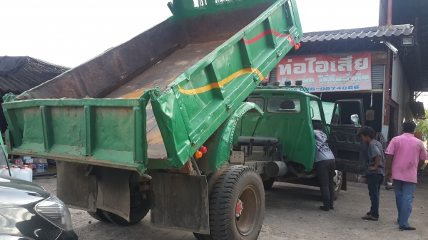 รถ nissun หัวยาวดั้มเครื่อง165แรง พวงมาลัยเพาเวอร์ ช่วงล่างฟูโซ รถพร้อมใช้ เอกสารพร้อมโอน